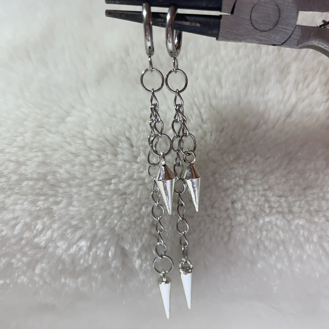 Chain stud earrings