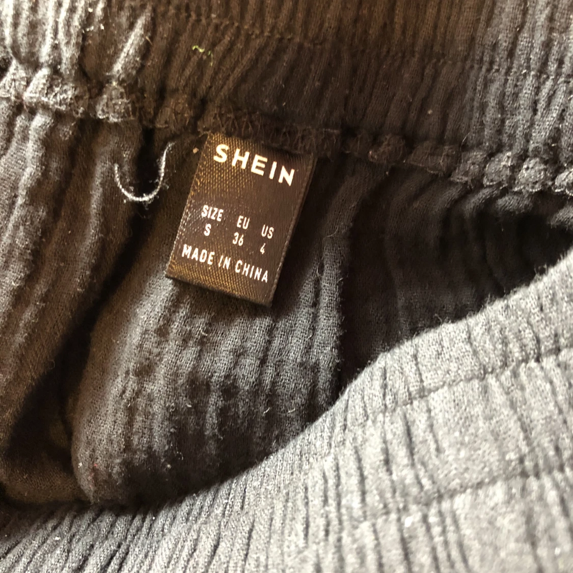 Svart kort kjol - 91