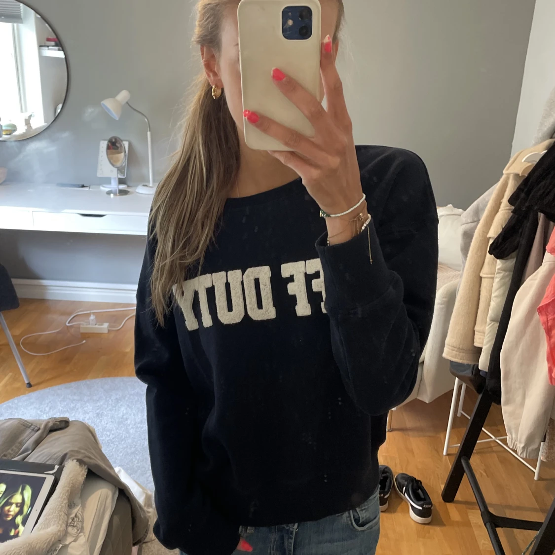 Marinblå collegetröja 