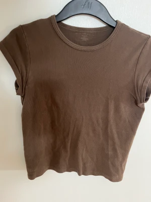 Tshirt  - Fin tshirt. Ganska använd men väldigt bra skick.