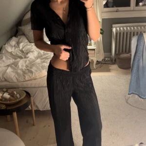 Bohoo set - Så sjukt najs svart set från bohoo! Nypris 650kr😁