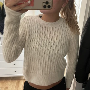 Mango vit stickad tröja - Stickad tröja från mango storlek S