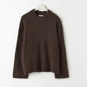 Brun stickad tröja  - Säljer min fina stickade tröja från Gina Tricot  Slutsåld Oanvänd