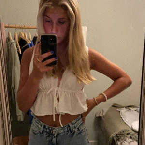 Topp  - Vitt knyt topp från bikbok i storlek xs💞köpt för 200kr 