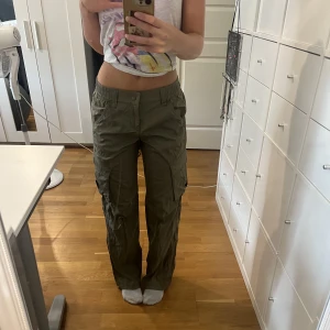 Cargos - Oanvända cargobyxor från HM med lapp kvar