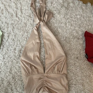 Beige topp - En beige topp från Biktok, XS