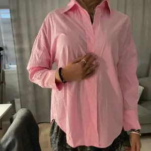 Fin rosa skjorta från Zara