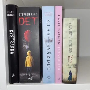 Booktok - Säljer dessa populära booktok böcker. Alla är i väldigt bra skick. Ljuset vi inte ser är oläst!! En för 49kr, alla för 200kr💓 SÄLJER ÄVEN HAPPY PLACE separat (annan annons)