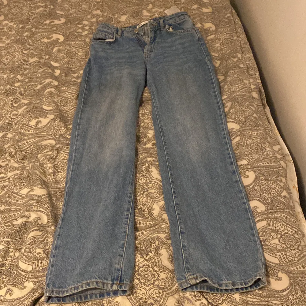 Dem här jeansen är jätte snygga men är alldeles för små på mig!. Jeans & Byxor.