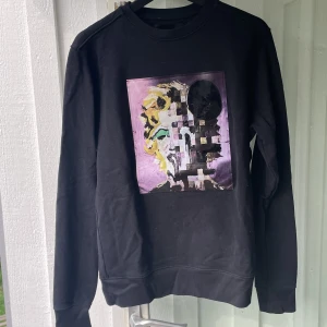 Limitato tröja   - använd typ 2-3 gånger i nyskick.