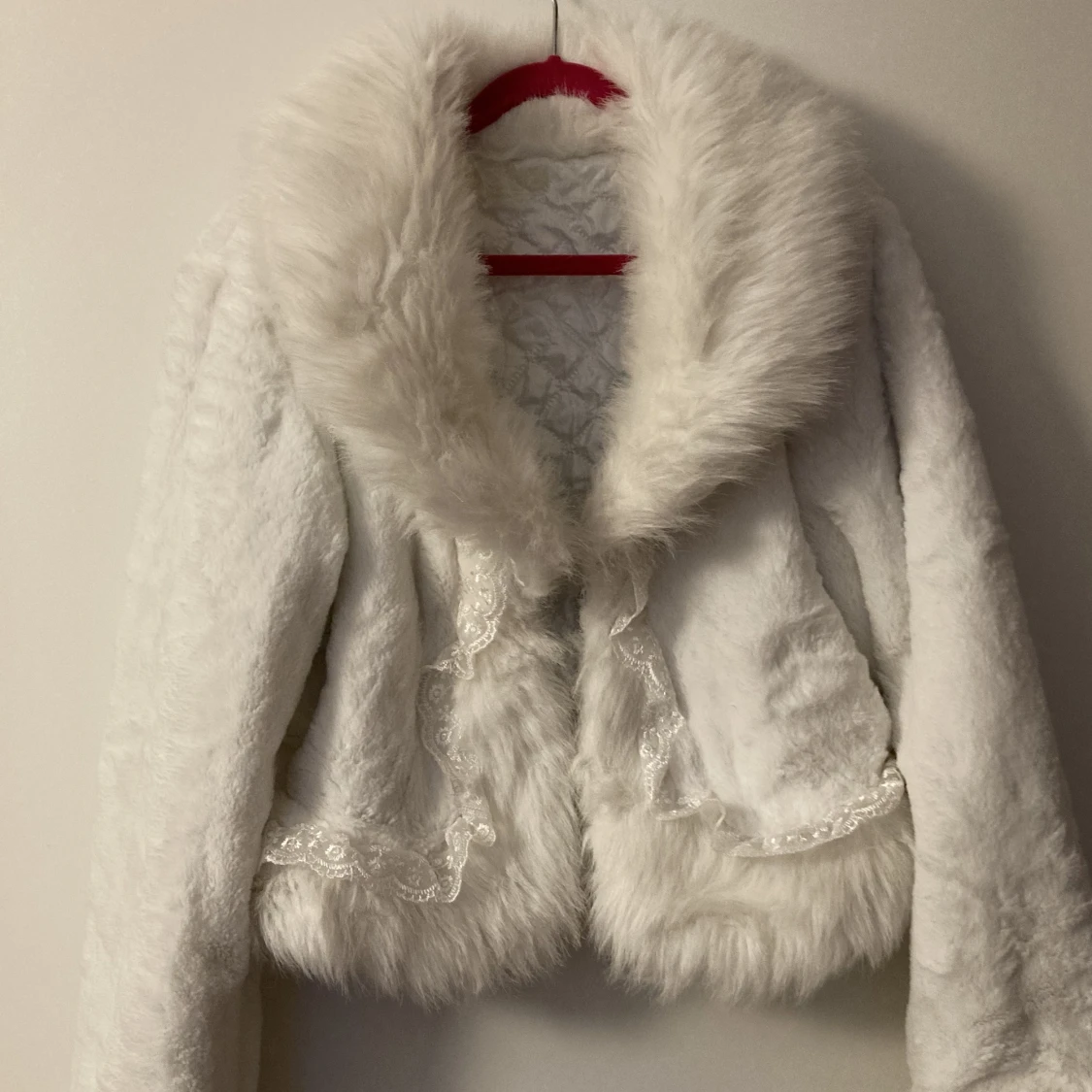 Vit pälsjacka - 90