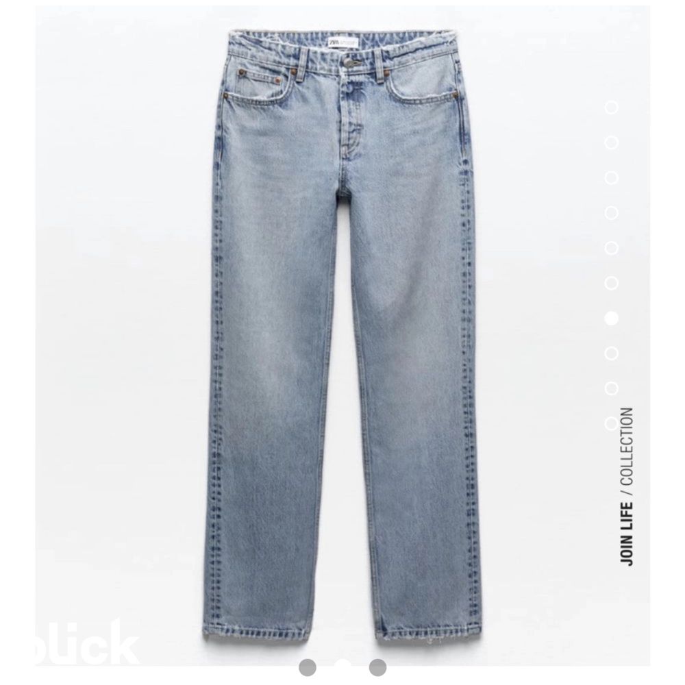 Mid Rise jeans från zara! Jättefina och finns inga tecken på användning . Jeans & Byxor.