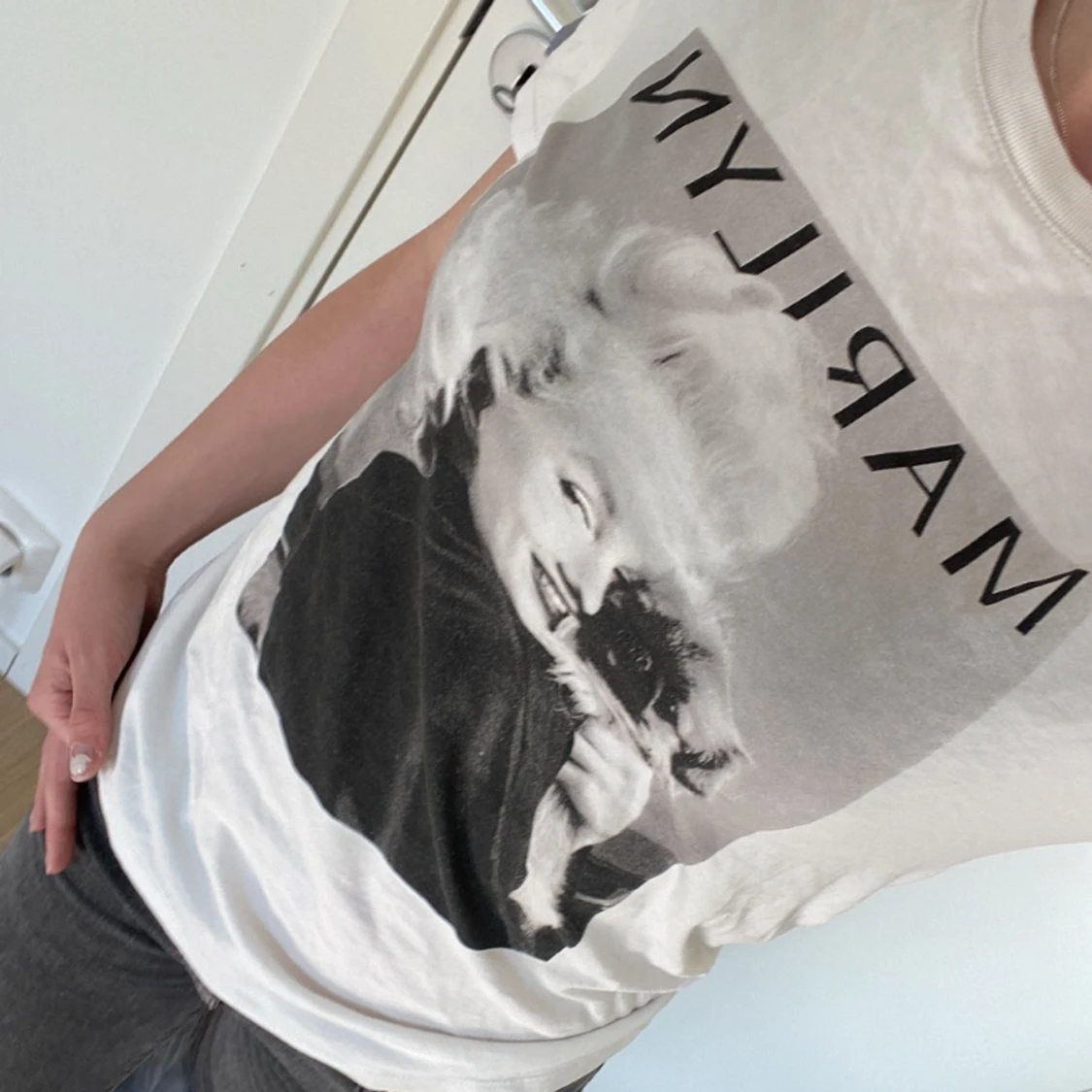 Vit t-shirt med tryckđ€