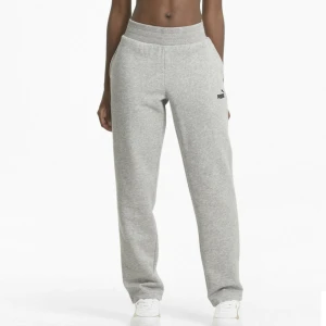 Mjukisbyxor - Så snygga och sköna mjukis/träningsbyxor från Puma i storlek M! Säljer pga att byxorna tyvärr inte kommer till användning, kom privat för mer bilder<3