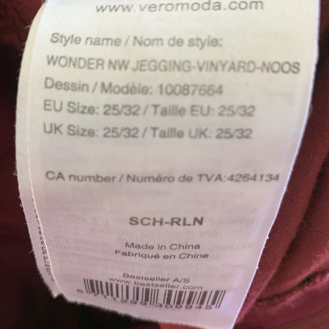 Vinröda jeans  - 91