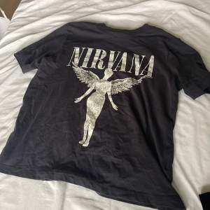 En nirvana T-shirt från hm  30kr+frakt