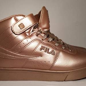 Helt nya Fila Dam Bronze sneakers 42 