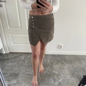 Kjol - Snygg kjol från mango 