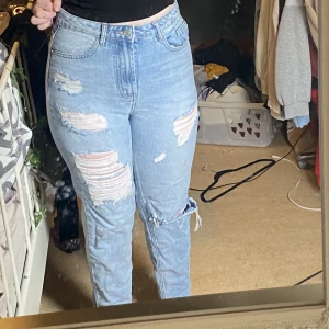 Blå high Waist nom jeans - Dom har bara legat i min garderob så behövde bli av med de