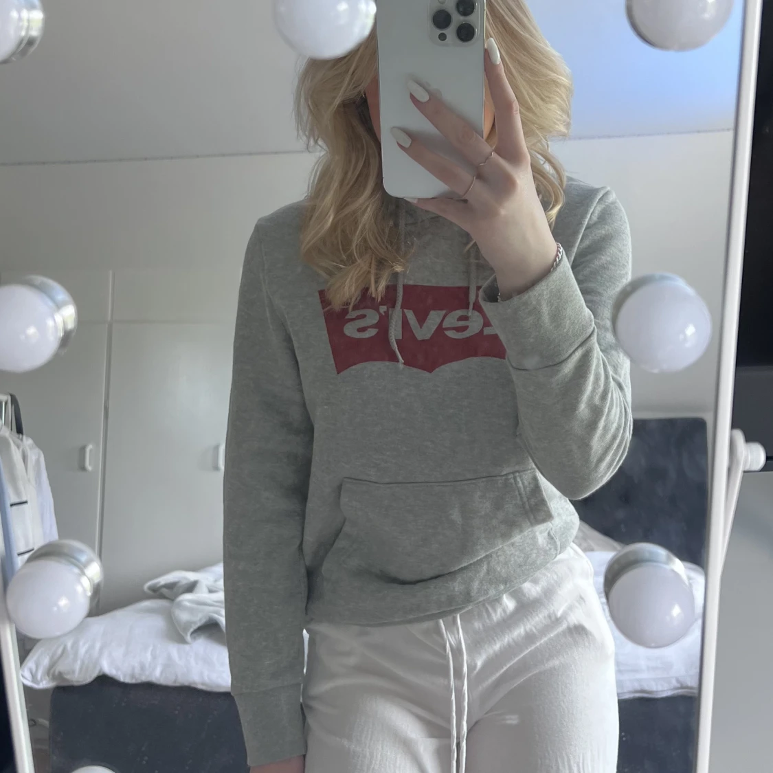 Levis hoodie xs - 90