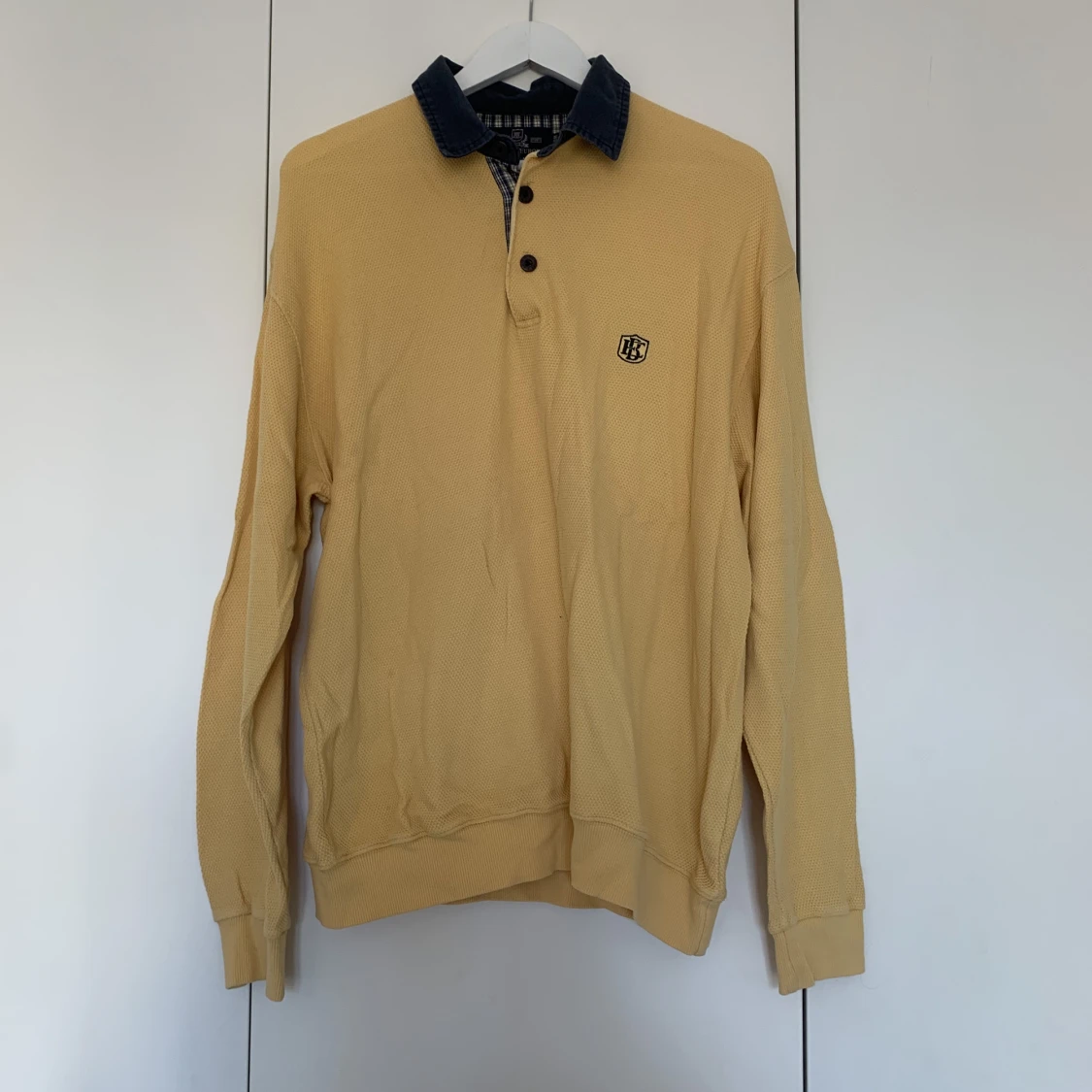 Jumper pale yellow