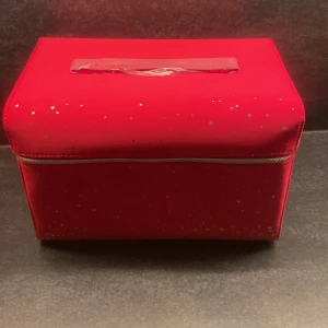 Ester Lauder Nessesär - Helt ny nessesär från Estee Lauder  Skickas ej