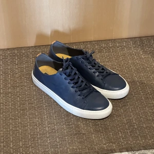 Sneaky steve - Stor flyttstädning Alla plagg i storlek S-M och passar ca 1.70-185cm samt 70-83kg  Finns i Uppsala