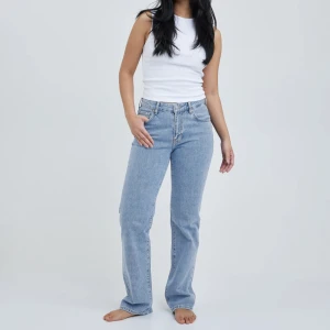 Bikbok jeans   - Säljer mina super fina bikbok jeans eftersom att de inte kommer till användning🩷 Jeansen är använda men i super fint skick🩷