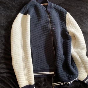 Kofta - Tommy Hilfiger 