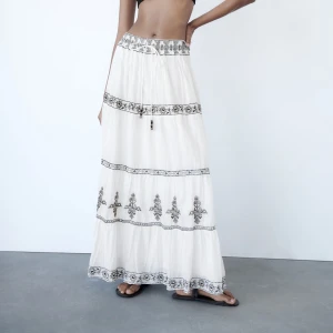 Zara kjol - Den populära kjolen från zara! Aldrig använd