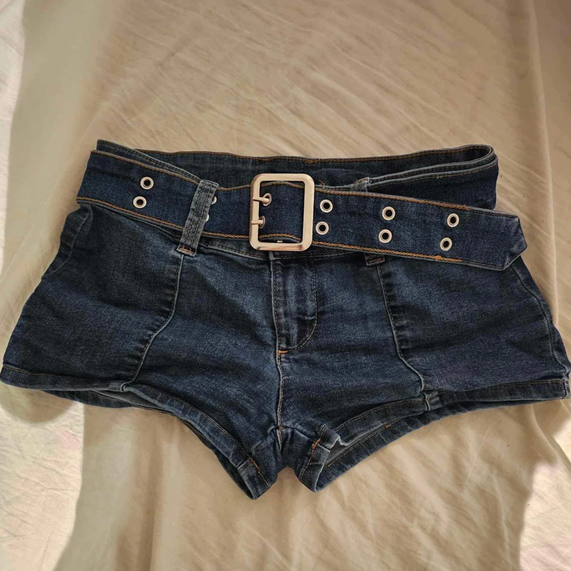Snygga lågmidjade mini shorts