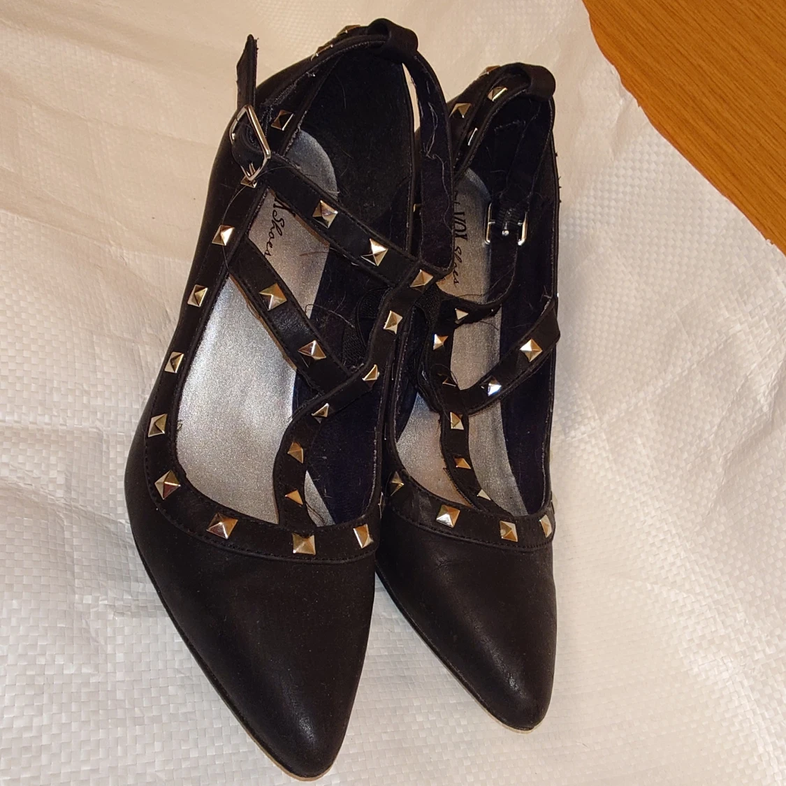 Pumps med nitar - 90