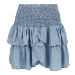 Neo Noir kjol - Säljer denna jättefina kjolen från Neo Noir! Den är i jättefint skick!💌