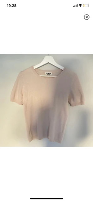Soft Goat t shirt - Säljer denna stickade t shirt från Soft Goat. Bra skick💕💕