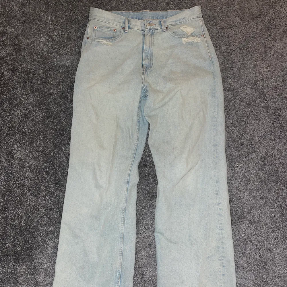 Beställde dem på NLYMAN  Nytt pris ca 1000kr Inte använda så mycket. 32/32. Jeans & Byxor.