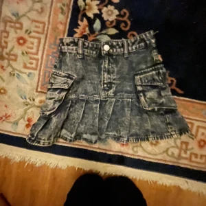 Jeanskjol  - Jättesöt men inte min stil längre. Använd men inga defekter! Skriv för mer frågor 😻😽