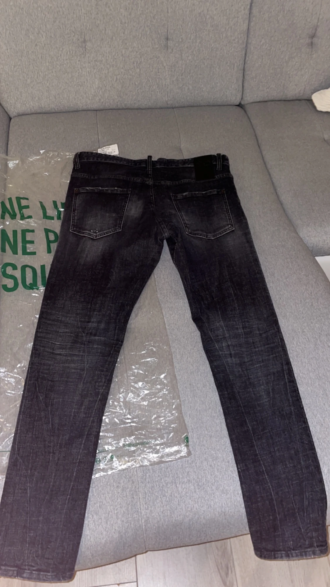 Dsquared2 säljes till bra pris - 90