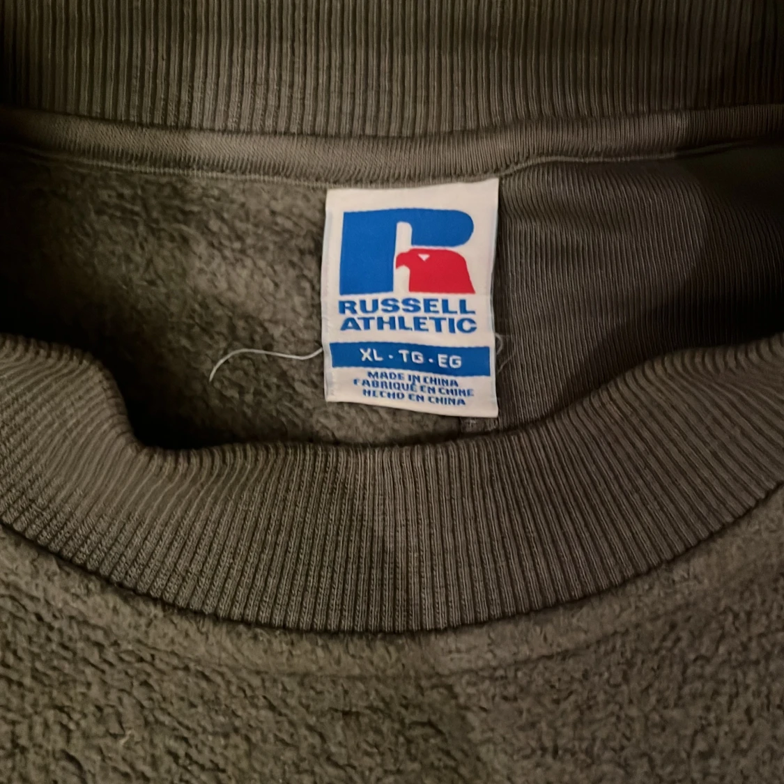 Grön u-ringad Russel tjocktröja - 90