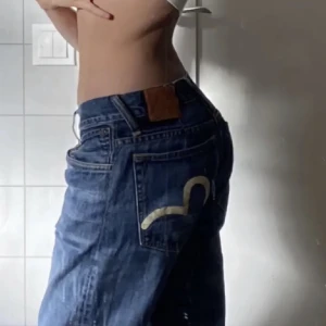 Evisu jeans  - 💕Snygga märkes jeans Evisu 💕 Y2k still men kan vara för alla som gillar.