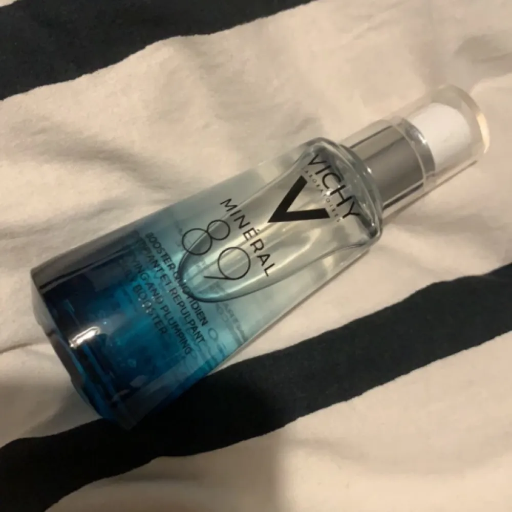 Vichy mineral 89 daily booster, endast andvänd en gång . Övrigt.