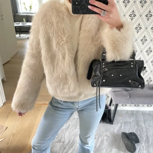 Pälsjacka  - Är i bra skick ❤️