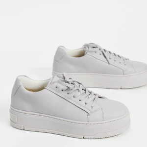 Vagabond skor JUDY - Vagabond sneakers JUDY, äkta läder i storlek 38.   Nypris 1.200kr  