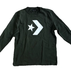Converse longsleeve - Långärmad mörkgrön t-shirt, true to size :)