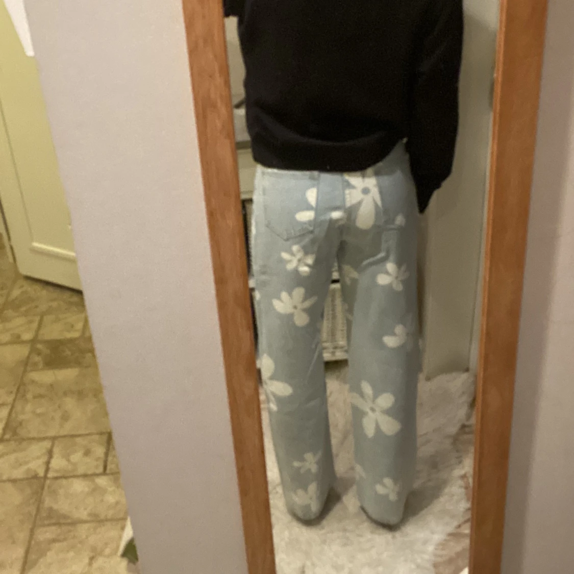 Ljusblåa jeans med tryck  - 90