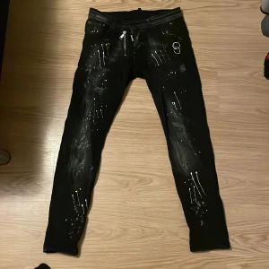 Dsquared jeans  - Helt nya Dsquared2 jeans storlek 46.