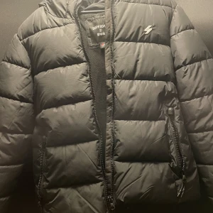 Dunjacka superdry  - Helt oanvänd Storlek M/L 