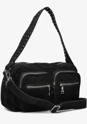 Handväska - Jätte fin handväska som jag säljer för att jag inte har någon andvändning för den. Den får plats med väldigt mycket saker! 