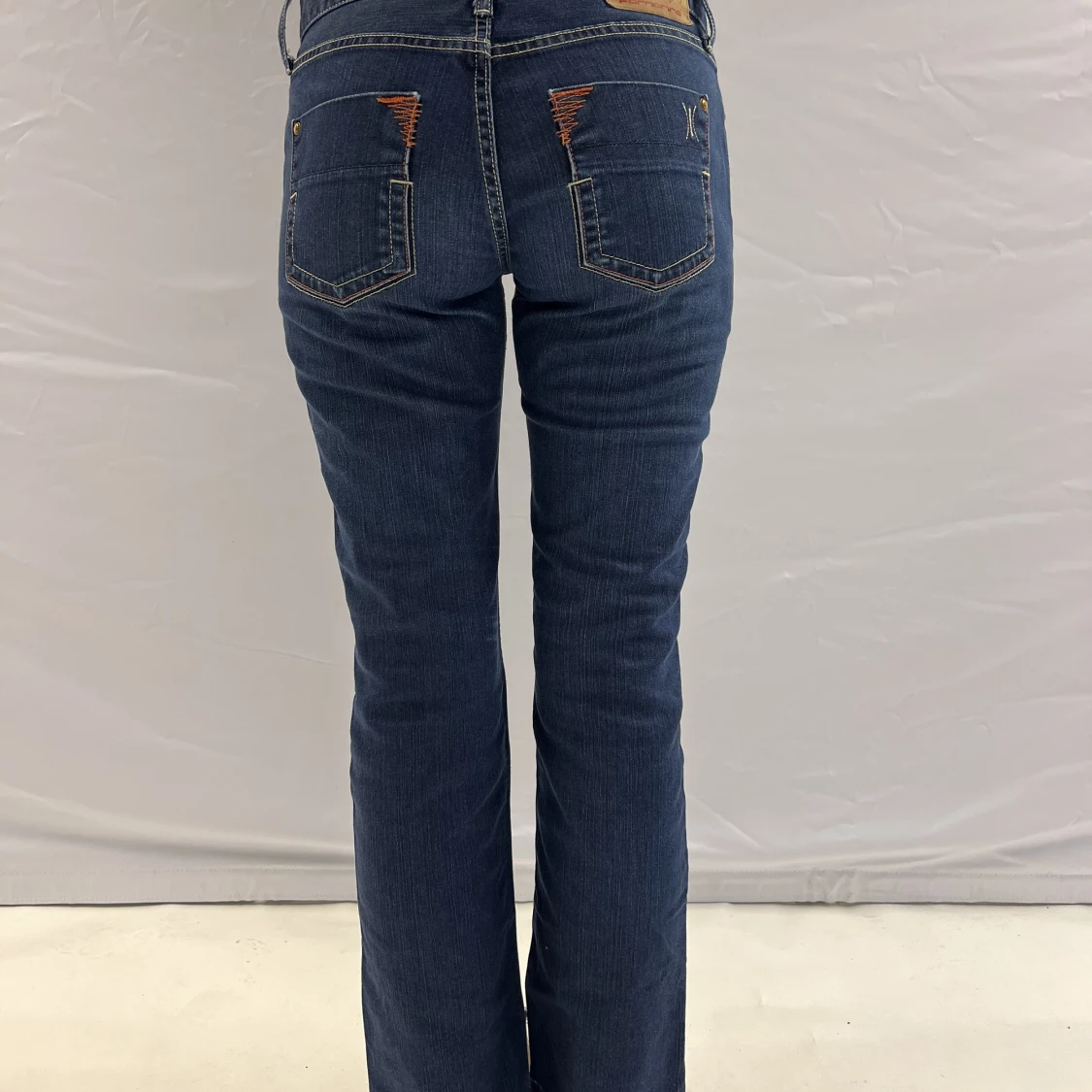 Mörkblåa fornarina jeans