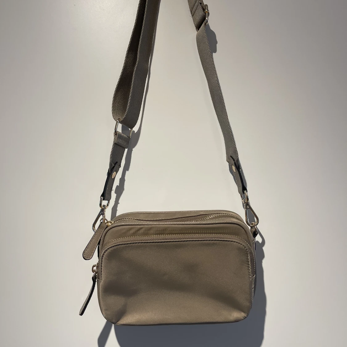 Beige liten väska - 90