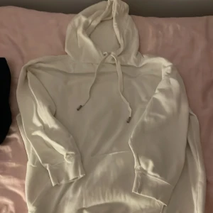 Vit hoodie - I bra skick 